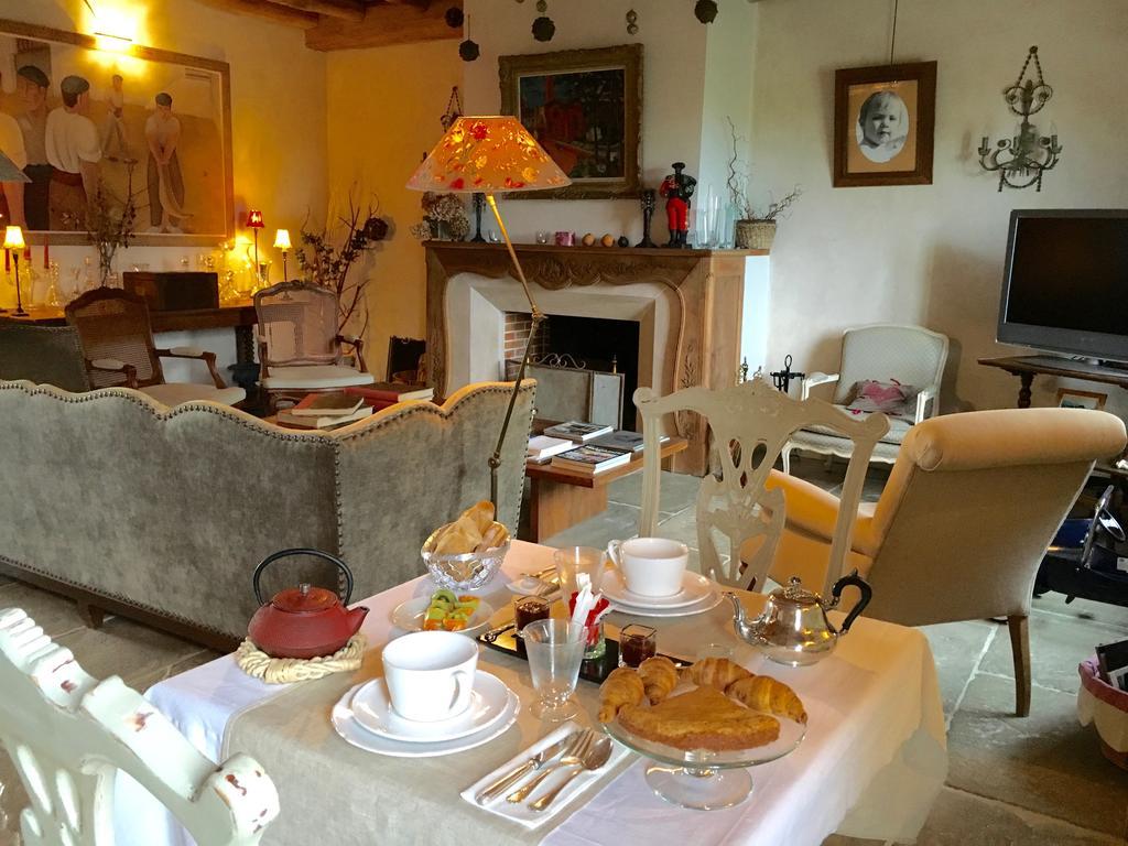 Les Volets Bleus Bed & Breakfast Arcangues Dış mekan fotoğraf