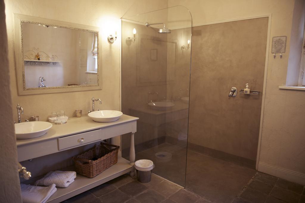 Les Volets Bleus Bed & Breakfast Arcangues Oda fotoğraf