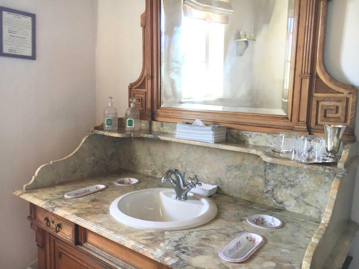 Les Volets Bleus Bed & Breakfast Arcangues Dış mekan fotoğraf