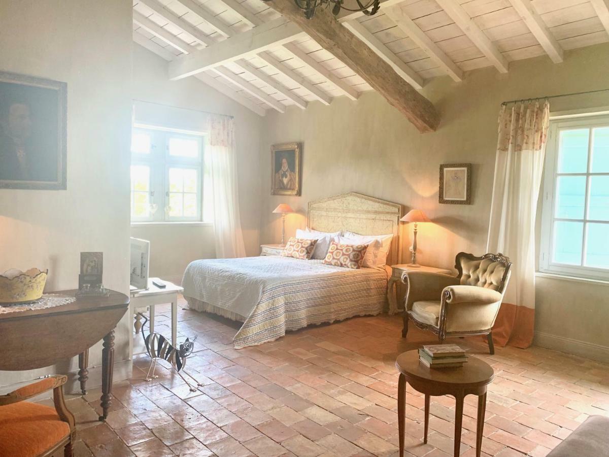 Les Volets Bleus Bed & Breakfast Arcangues Dış mekan fotoğraf